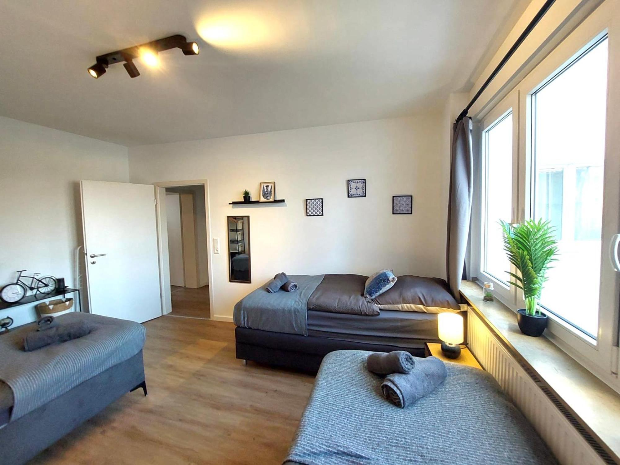 Appartamento Rtr Essen - Fuer Bis Zu 8 Personen - Voll Ausgestattet - Zentral Limbecker Platz - Messe - Uniklinikum - Smart Tv - Modern Esterno foto